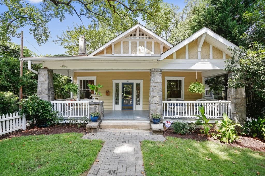 4 bedroom, 2,320 sq ft single family residence sold at 542 Seal Place, Atlanta, GA 30308