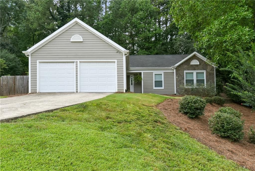 3 bedroom, 1,462 sq ft single family residence sold at 10500 Summer Creek Drive, Alpharetta, GA 30022