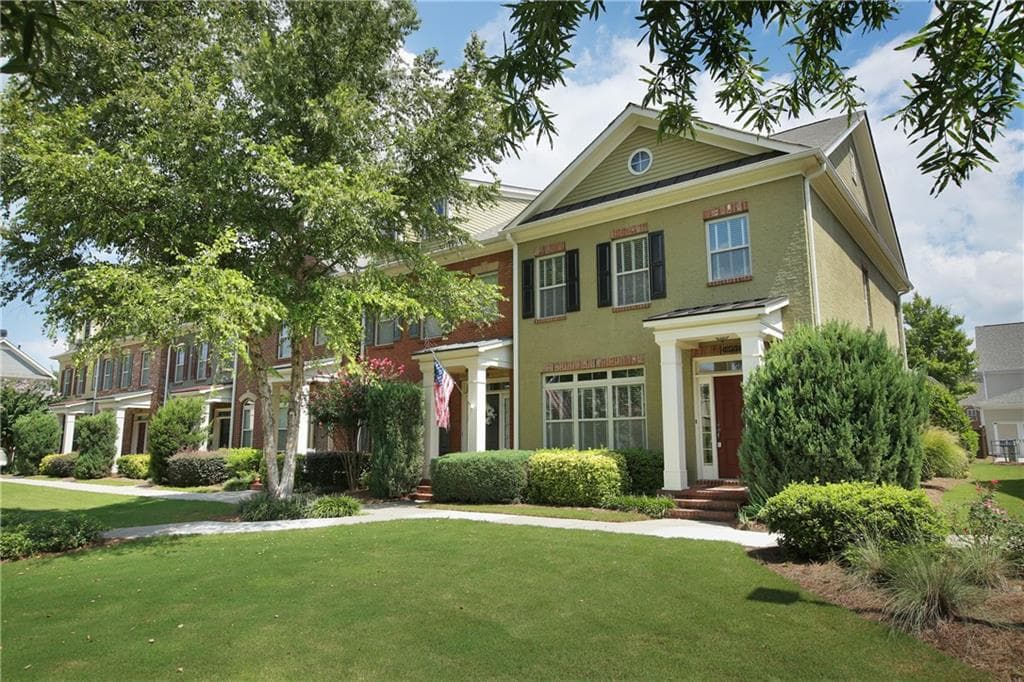 3 bedroom, 1,800 sq ft townhouse sold at 10702 Austen Bend, Alpharetta, GA 30022