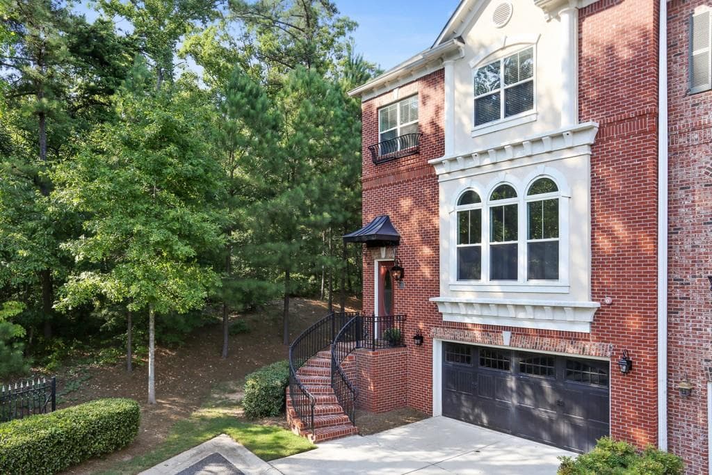 4 bedroom townhouse sold at 918 Boudreau Court, Sandy Springs, GA 30328