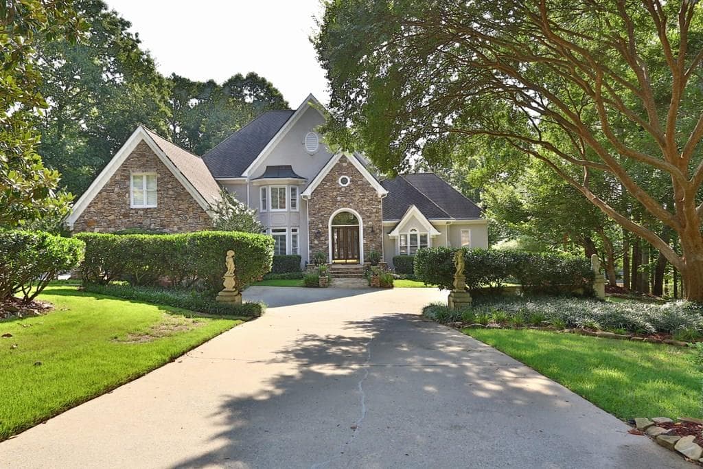 4 bedroom, 5,034 sq ft single family residence sold at 80 Gladwyne Ridge Drive, Alpharetta, GA 30004