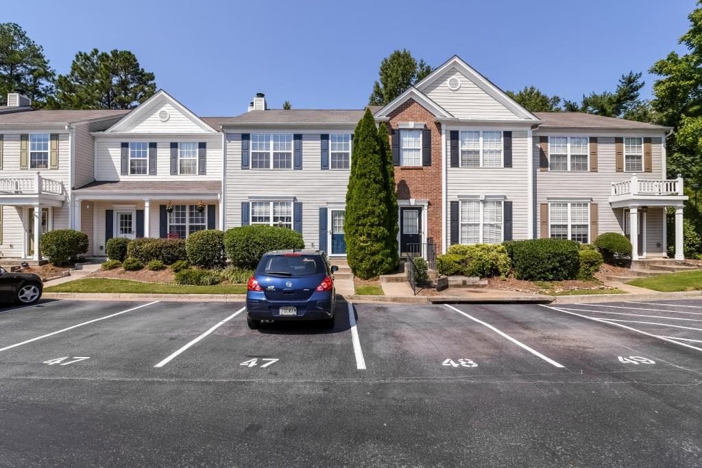 3 bedroom, 1,370 sq ft townhouse sold at 13300 Morris Road 47, Alpharetta, GA 30004