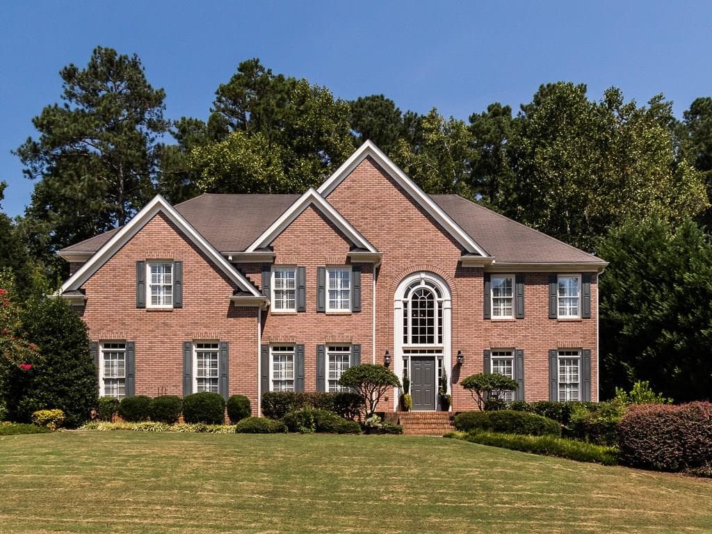5 bedroom, 4,013 sq ft single family residence sold at 122 Laurel Ridge Drive, Alpharetta, GA 30004