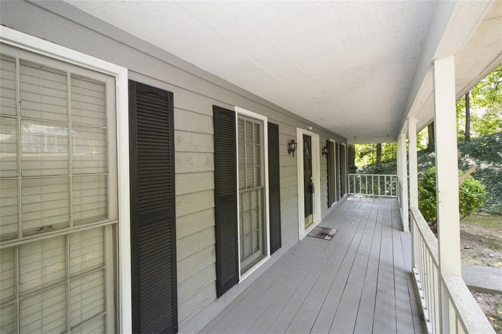 3 bedroom, 1,888 sq ft single family residence sold at 3748 Creekwood Crossing, Kennesaw, GA 30144