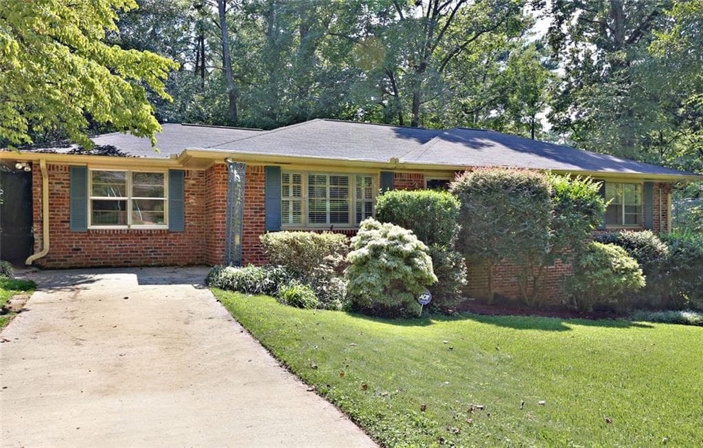 3 bedroom, 1,913 sq ft single family residence sold at 905 Homewood Court, Decatur, GA 30033