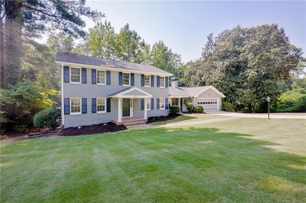 4 bedroom, 3,131 sq ft single family residence sold at 4250 Somerset Circle, Atlanta, GA 30331