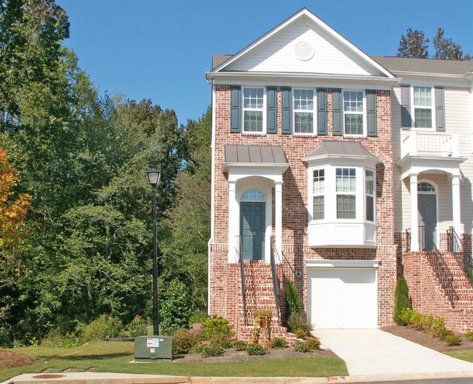 3 bedroom, 1,722 sq ft townhouse sold at 1360 Thornborough Drive 1360, Alpharetta, GA 30004