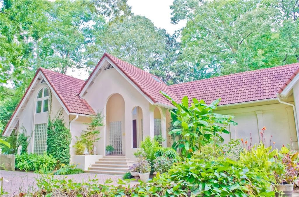 7 bedroom, 6,708 sq ft single family residence sold at 4210 Conway Valley Road, Atlanta, GA 30327