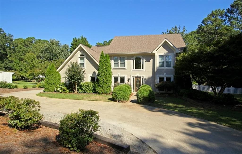 4 bedroom, 2,814 sq ft single family residence sold at 4135 Creekwood Drive, Cumming, GA 30041