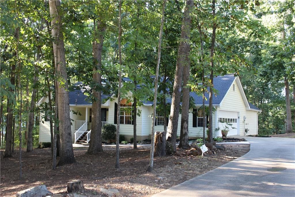 114 CREEK VIEW Drive, Hoschton, GA 30548 — most recent listing photo