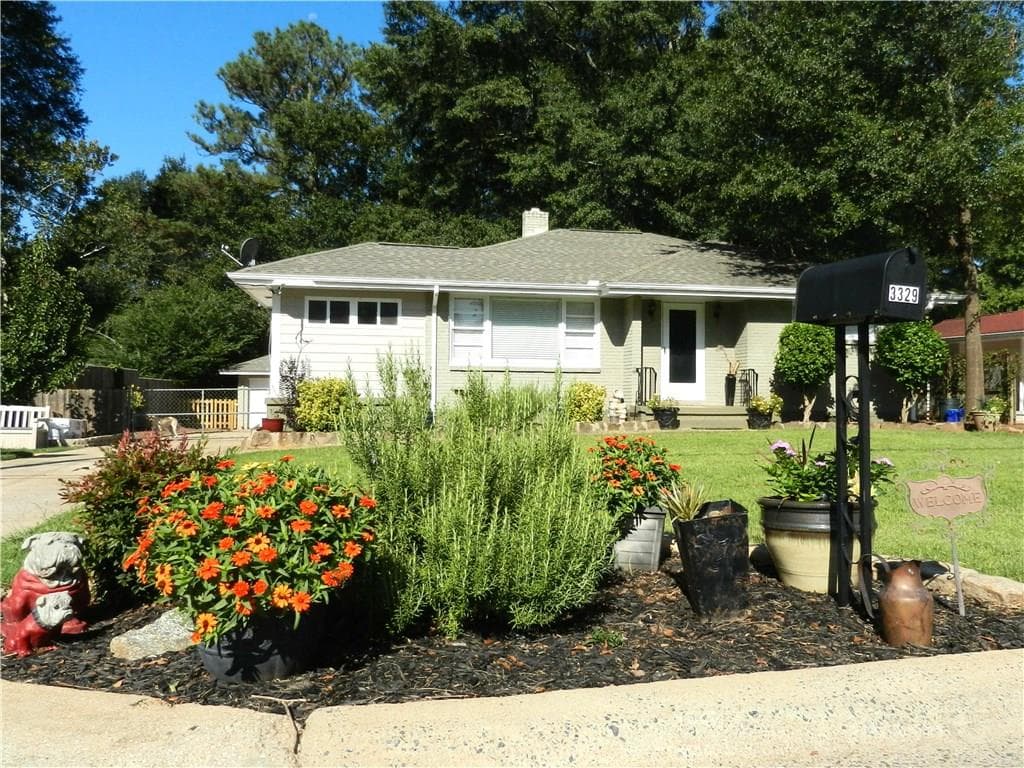 3 bedroom, 1,195 sq ft single family residence sold at 3329 Concord Circle, Smyrna, GA 30080