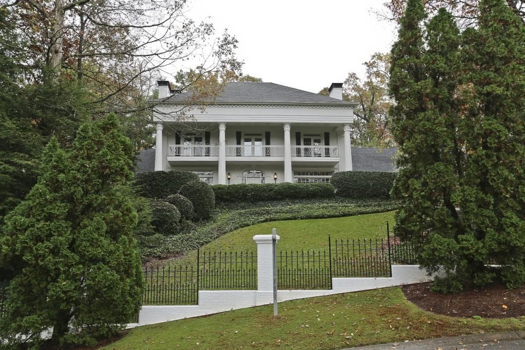 6 bedroom, 8,342 sq ft single family residence sold at 3225 Paces Bend Court, Atlanta, GA 30327