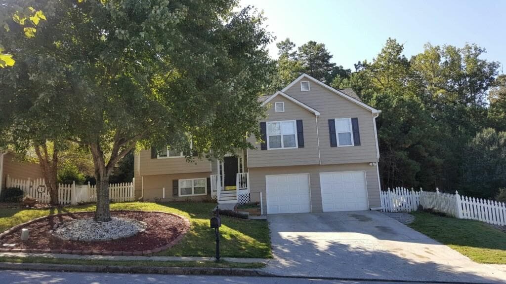 4 bedroom, 1,944 sq ft single family residence sold at 5830 River Ridge Lane, Sugar Hill, GA 30518