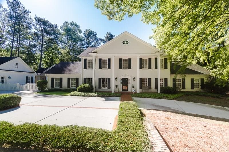 5 bedroom, 5,914 sq ft single family residence sold at 135 Foxridge Road, Atlanta, GA 30327