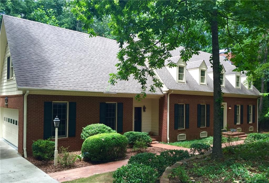 5 bedroom, 2,356 sq ft single family residence sold at 1250 Northcliff Trace, Roswell, GA 30076
