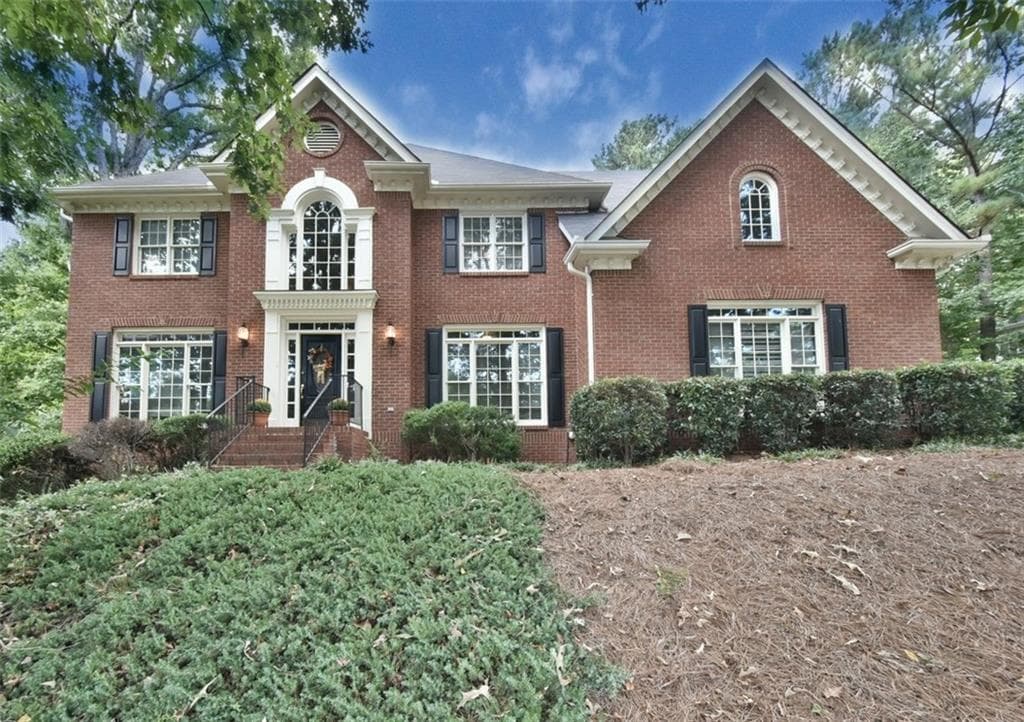 6 bedroom, 4,000 sq ft single family residence sold at 1115 Landings Overlook, Alpharetta, GA 30005