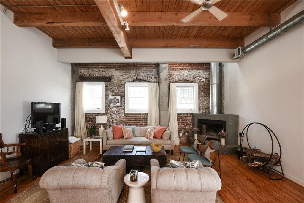 2 bedroom, 1,760 sq ft condominium sold at 205 Walker Street G4, Atlanta, GA 30313