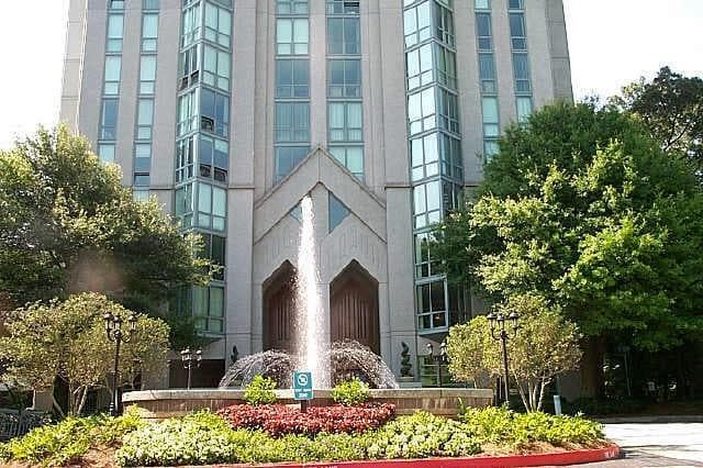 1 bedroom, 807 sq ft condominium sold at 2870 Pharr Court 2704, Atlanta, GA 30305