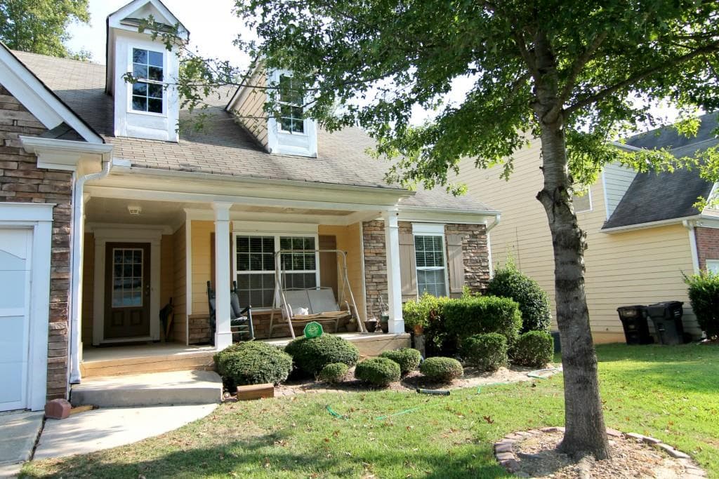4 bedroom, 2,512 sq ft single family residence sold at 2388 White Alder Drive, Buford, GA 30519