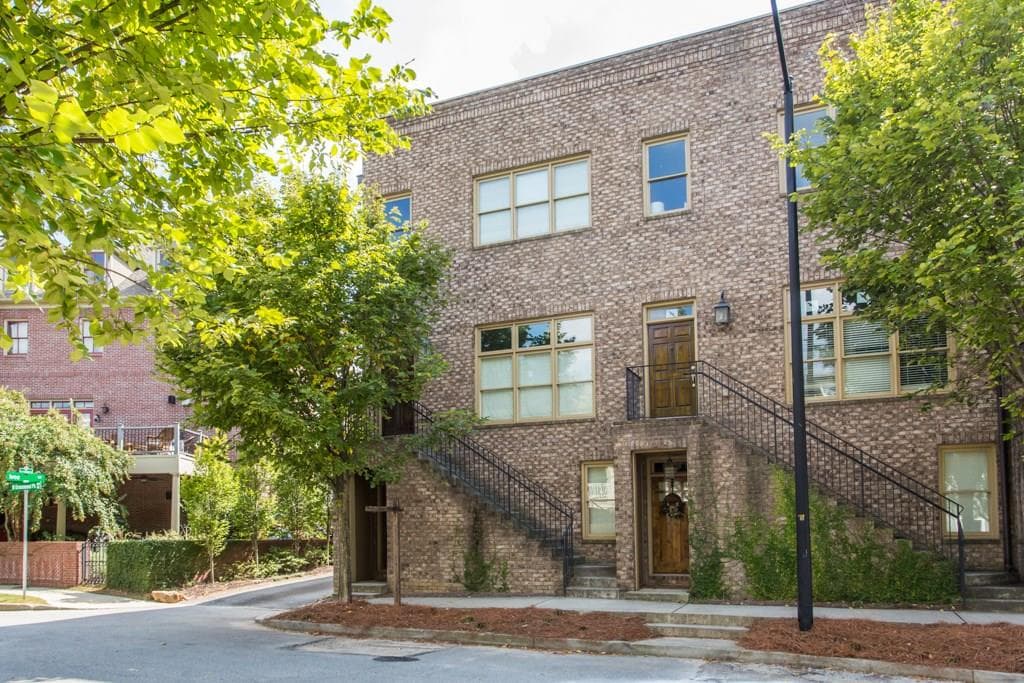 3 bedroom, 2,352 sq ft townhouse sold at 951 N Ormewood Park Drive, Atlanta, GA 30316