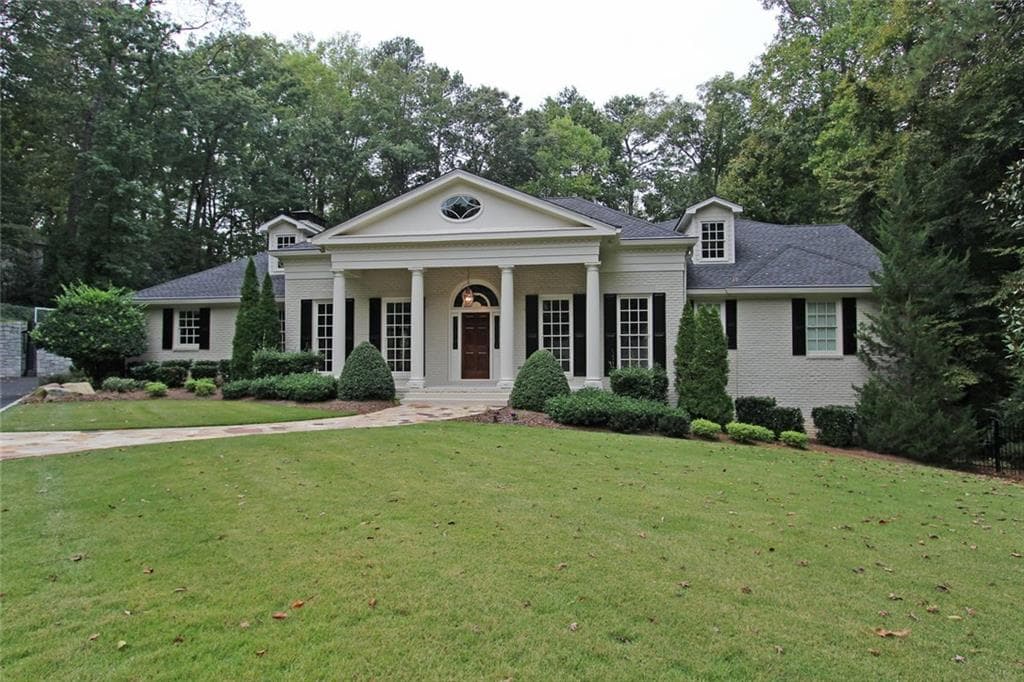 5 bedroom, 5,870 sq ft single family residence sold at 3668 Castlegate Drive, Atlanta, GA 30327