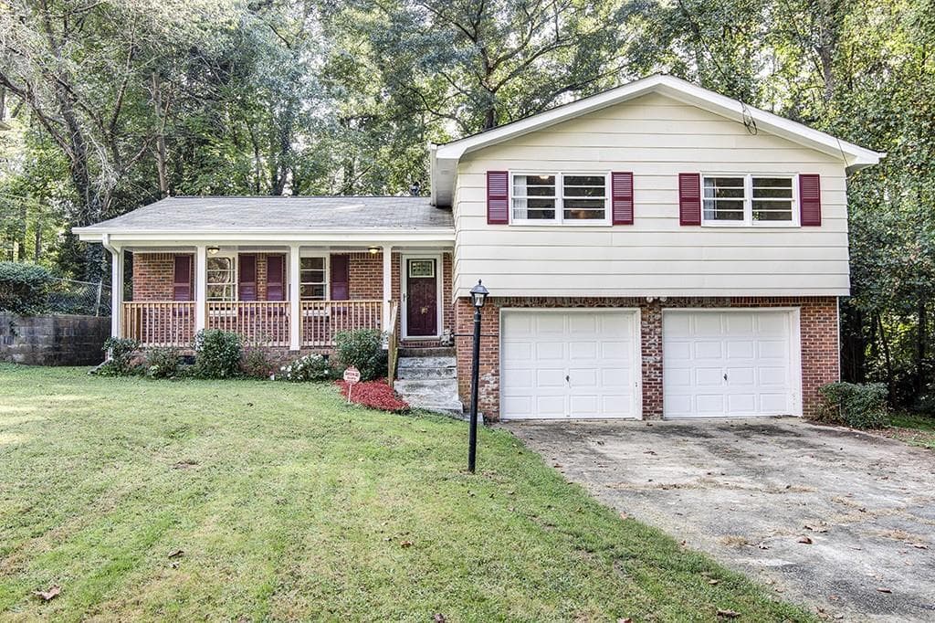 4 bedroom, 1,751 sq ft single family residence sold at 1325 Town Country Drive, Atlanta, GA 30316