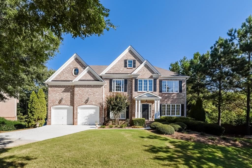 5 bedroom, 3,601 sq ft single family residence sold at 1995 Willshire Glen, Alpharetta, GA 30009