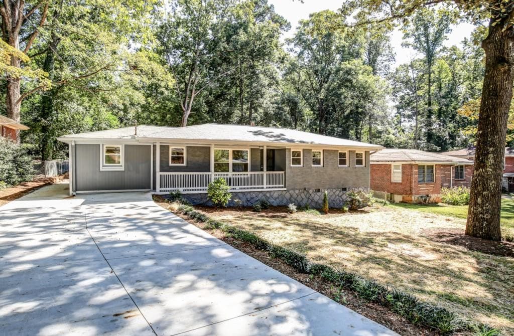 3 bedroom, 1,328 sq ft single family residence sold at 1392 David Circle, Decatur, GA 30032