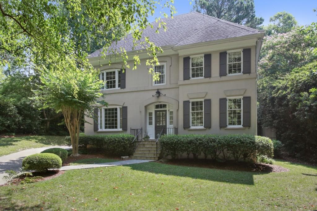 4 bedroom, 3,546 sq ft single family residence sold at 2405 Hyde Manor Drive, Atlanta, GA 30327