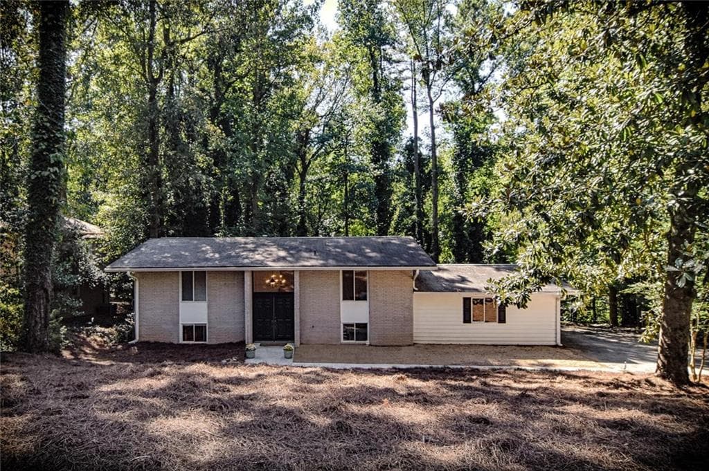 4 bedroom, 2,604 sq ft single family residence sold at 2231 Shasta Way, Atlanta, GA 30345