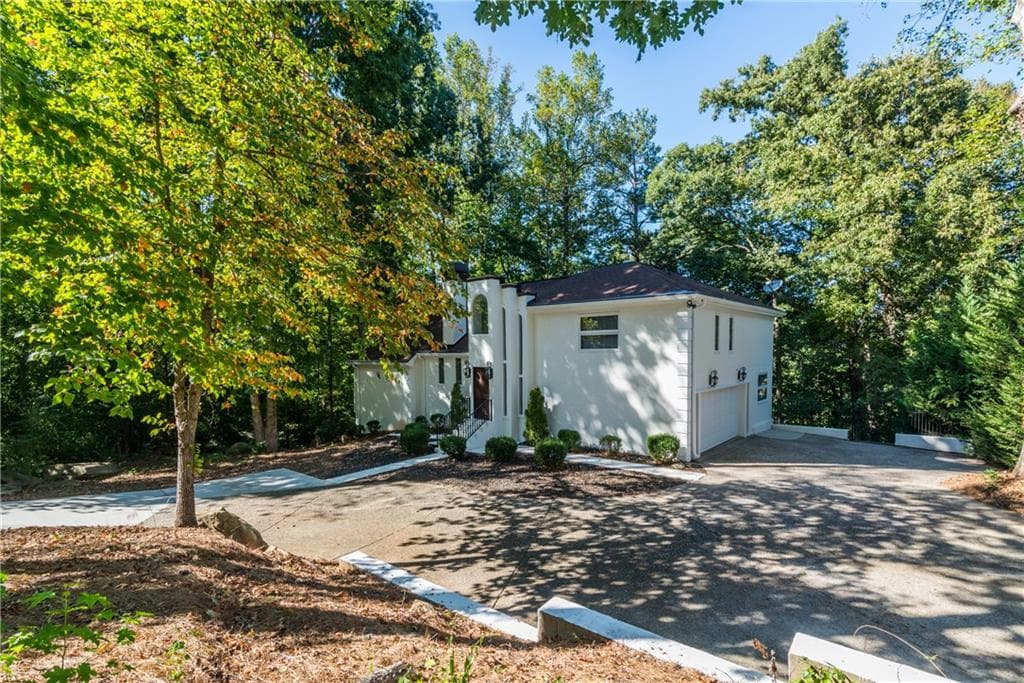761 Grimes Bridge Road, Roswell, GA 30075 — most recent listing photo