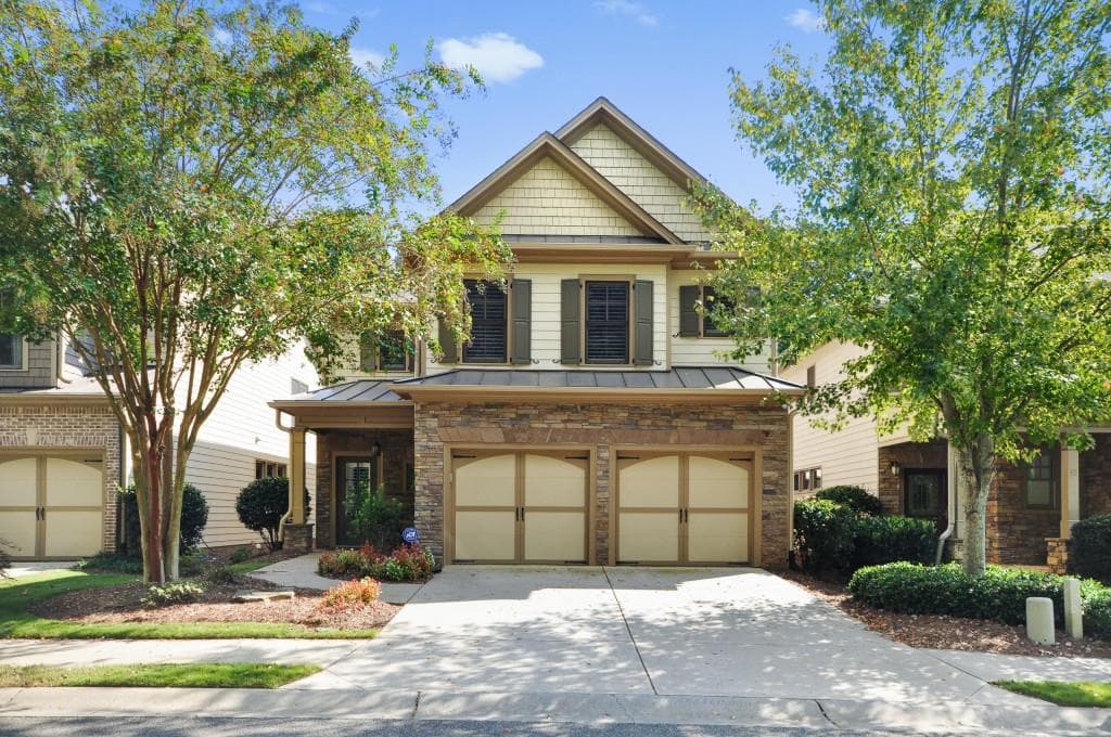3 bedroom, 2,415 sq ft single family residence sold at 7955 Majors Mill Drive, Cumming, GA 30041