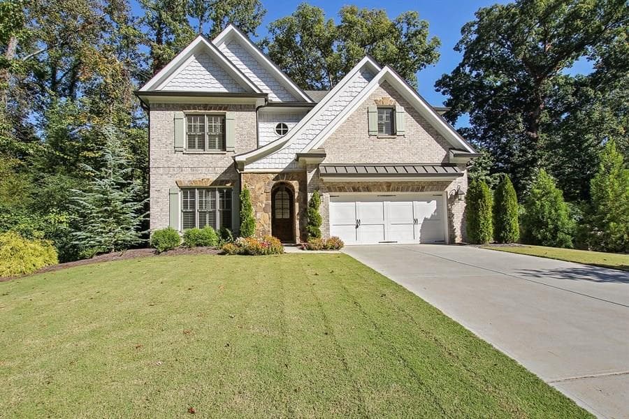 4 bedroom, 3,760 sq ft single family residence sold at 1056 MABRY OAKS Drive, Atlanta, GA 30319
