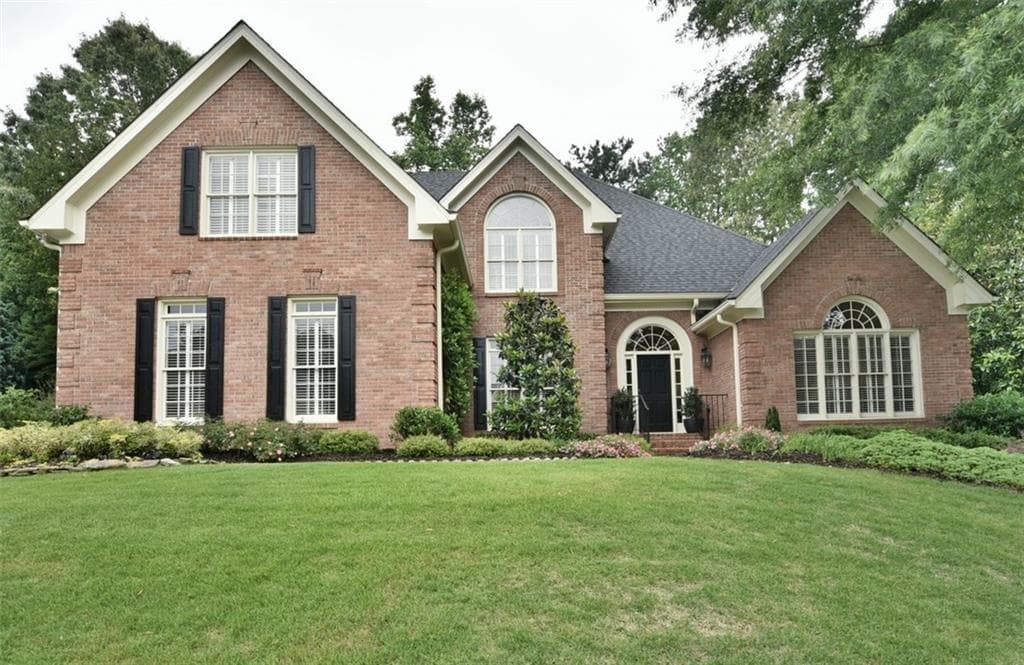 4 bedroom, 3,435 sq ft single family residence sold at 3380 Sugar Valley Trail, Alpharetta, GA 30022