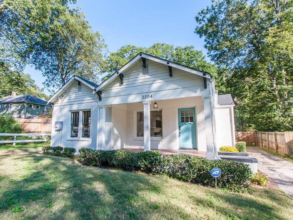 3 bedroom, 1,434 sq ft single family residence sold at 2204 Ridgedale Road, Atlanta, GA 30317