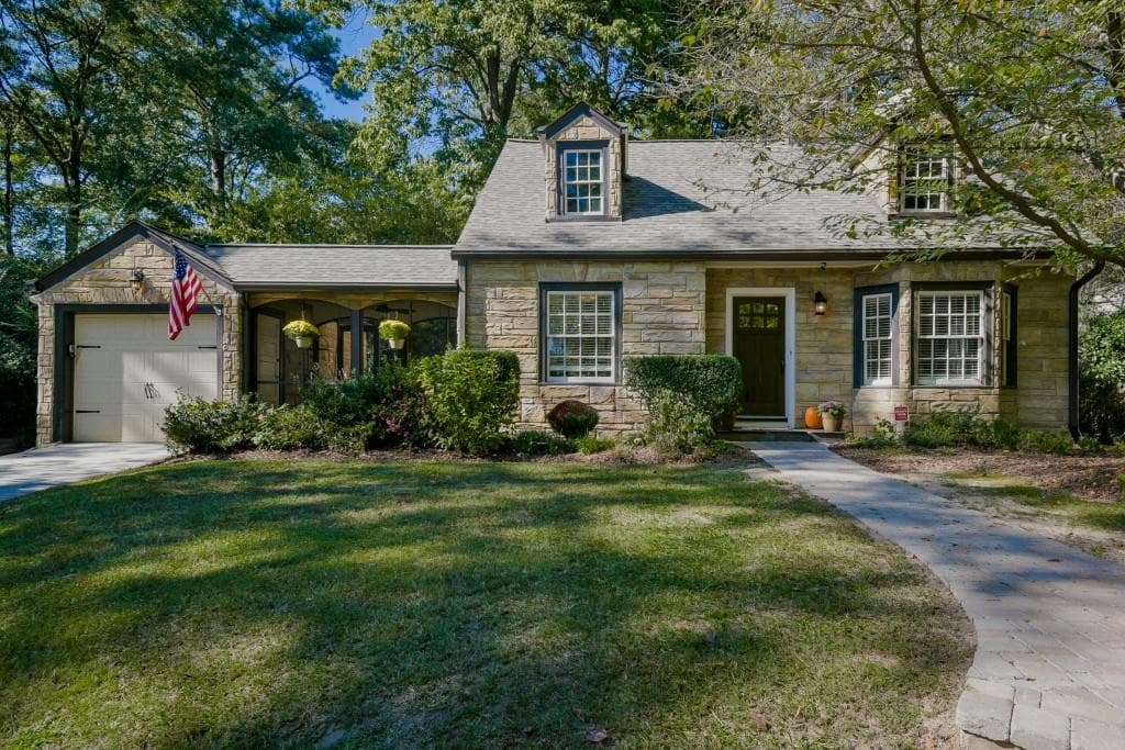 4 bedroom, 1,655 sq ft single family residence sold at 2190 Virginia Place, Atlanta, GA 30305