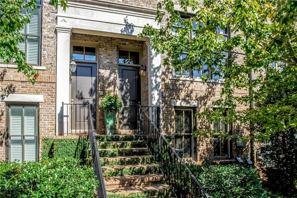 3 bedroom, 2,564 sq ft townhouse sold at 37 Honour Avenue, Atlanta, GA 30305