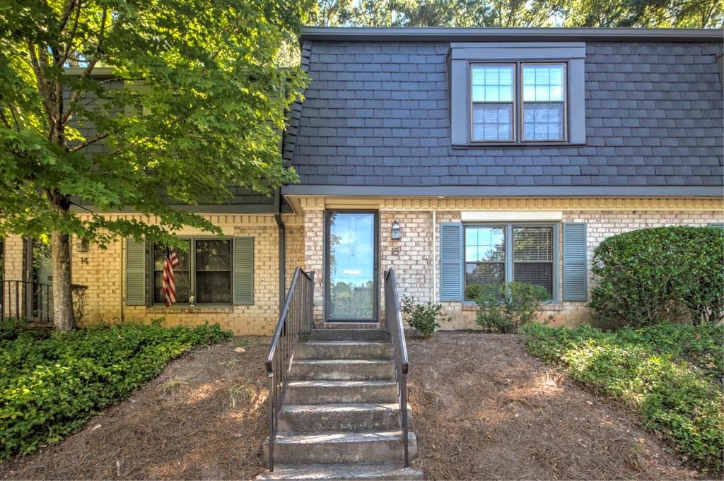 2 bedroom, 1,150 sq ft condominium sold at 15 Glenald Way, Atlanta, GA 30327