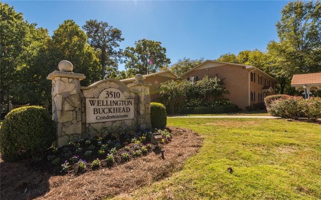 2 bedroom, 1,176 sq ft condominium sold at 3510 Roswell Road B1, Atlanta, GA 30305