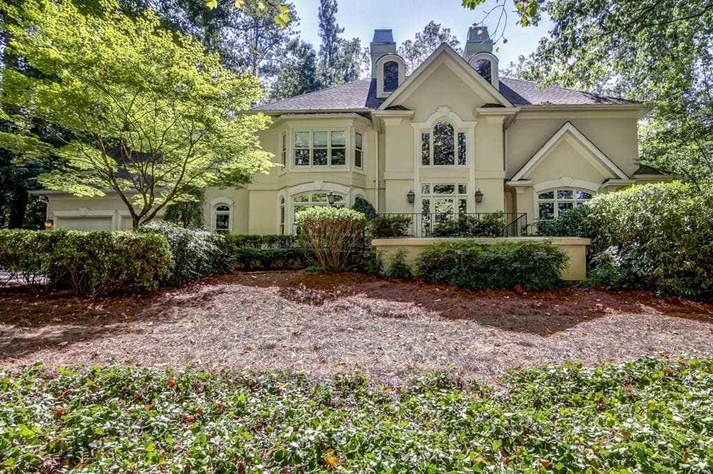 5 bedroom, 5,717 sq ft single family residence sold at 4382 Jett Road, Atlanta, GA 30327