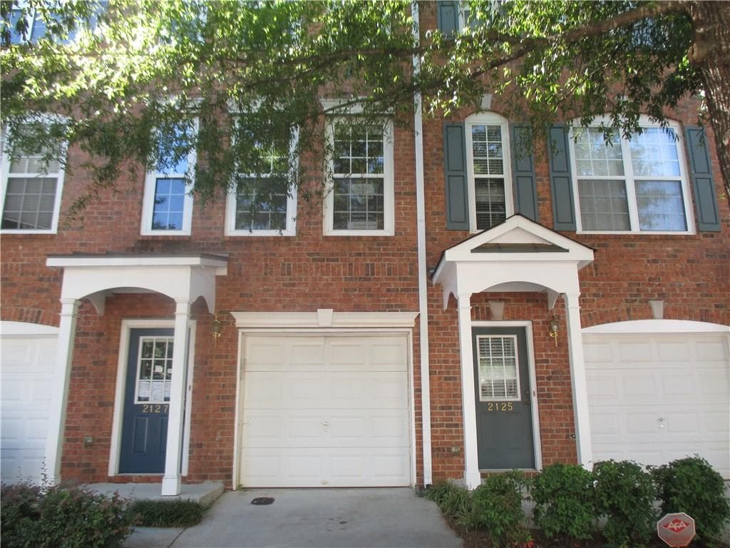 2 bedroom, 1,582 sq ft townhouse sold at 2127 Dillard Crossing, Tucker, GA 30084