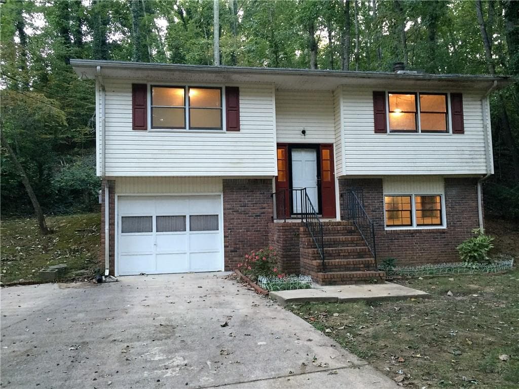 3 bedroom, 1,522 sq ft single family residence sold at 1421 Northwood Circle, Gainesville, GA 30501