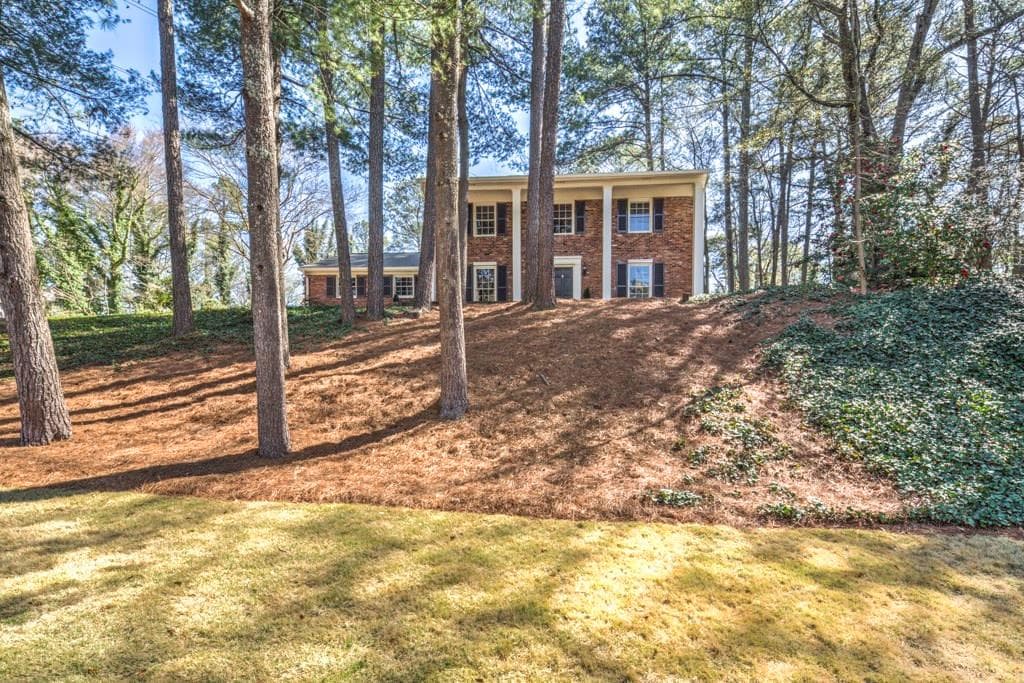 4 bedroom, 3,167 sq ft single family residence sold at 2451 Hanover West Terrace, Atlanta, GA 30327
