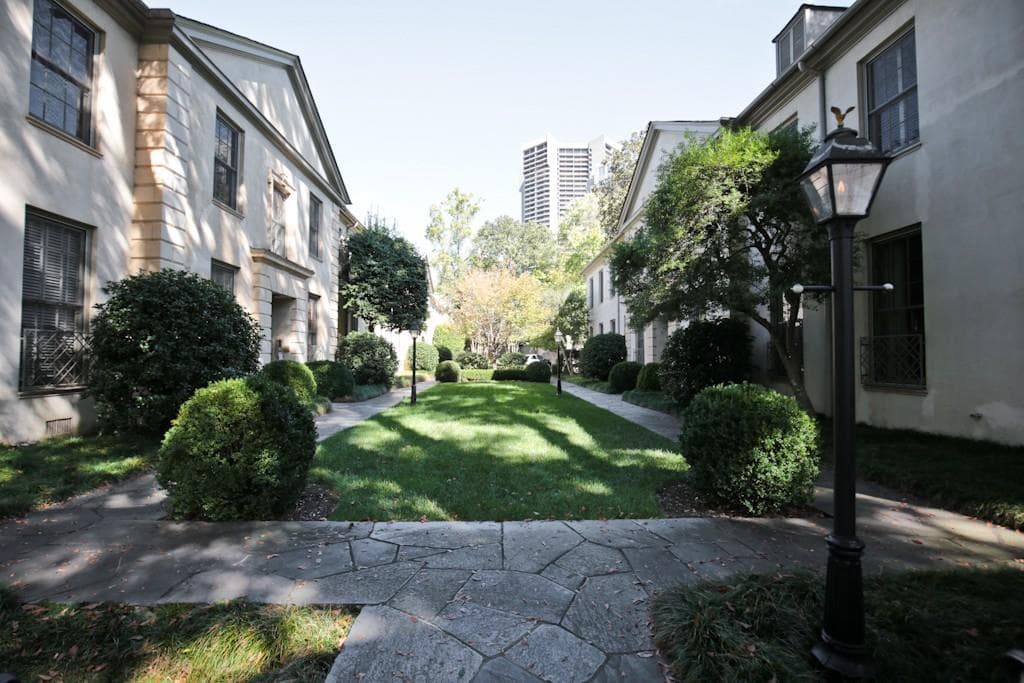2 bedroom, 1,487 sq ft condominium sold at 31 Muscogee Avenue 7, Atlanta, GA 30305