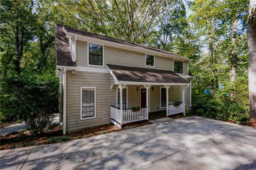 4 bedroom single family residence sold at 1693 Fernleaf Circle, Atlanta, GA 30318