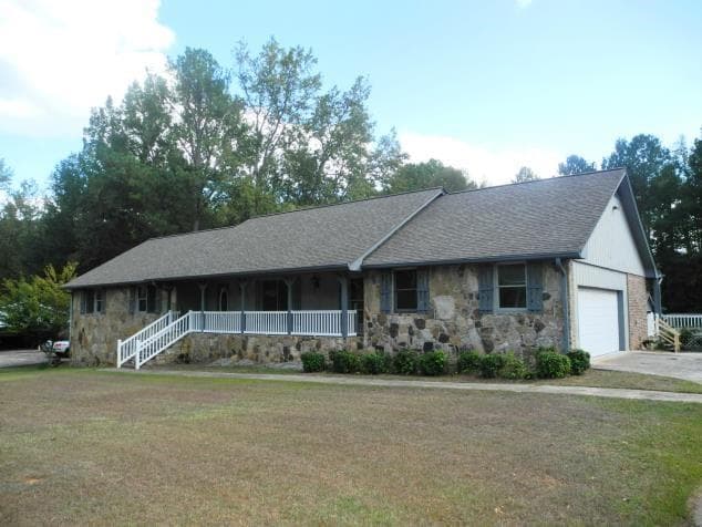 5 bedroom single family residence sold at 305 Marion Boulevard, Fayetteville, GA 30215