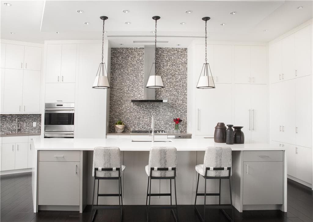 3376 Peachtree Road 33B, Atlanta, GA 30326 — most recent listing photo