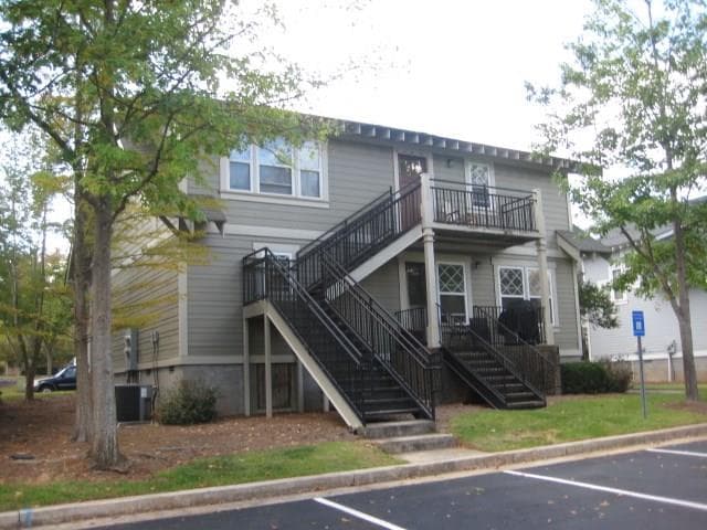 2 bedroom, 1,120 sq ft condominium sold at 490 Barnett Shoals Road 116, Athens, GA 30605