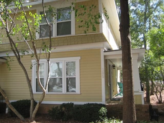 3 bedroom, 1,300 sq ft condominium sold at 490 Barnett Shoals Road 105, Athens, GA 30605