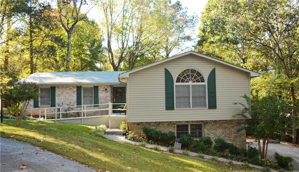 4 bedroom, 2,404 sq ft single family residence sold at 2235 Epperson Road, Canton, GA 30115